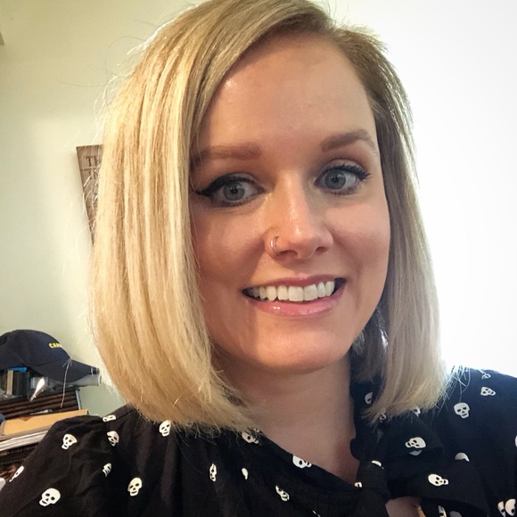 Meet your Posher, Elaine - Picture 1 of 1